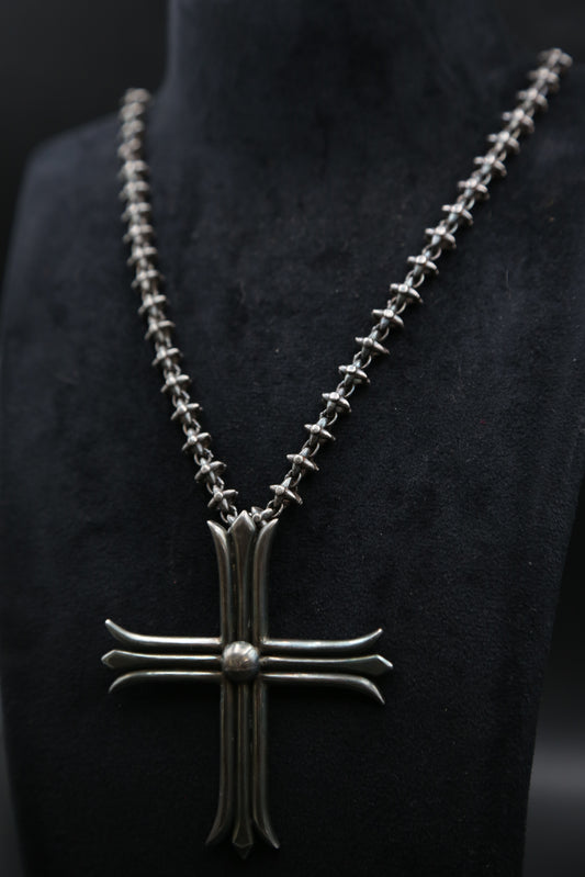 VD Cross pendant